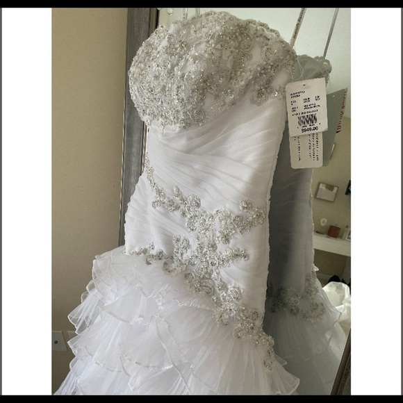 Wedding Dress , Never Worn , Corset back - Picture 3 of 5